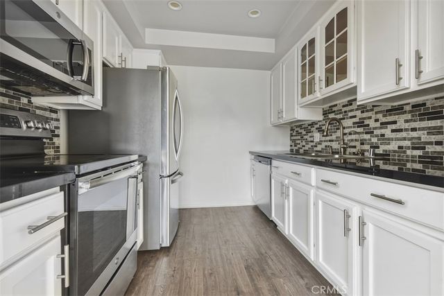 12830 Burbank 305, Valley Village, CA 91607