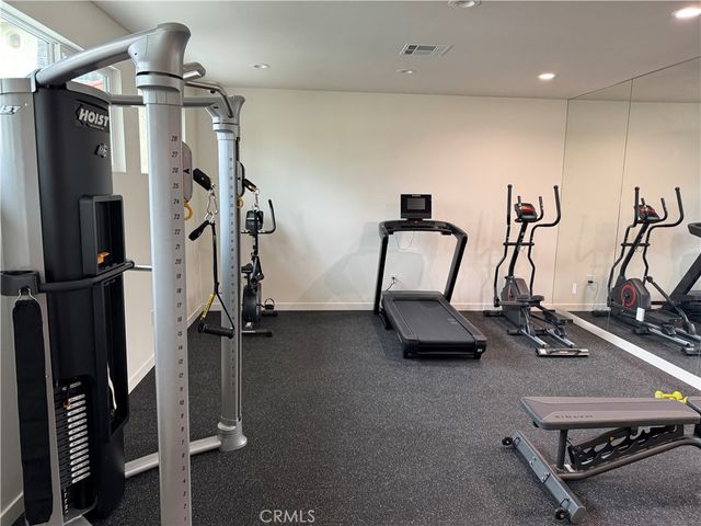 12830 Burbank 305, Valley Village, CA 91607