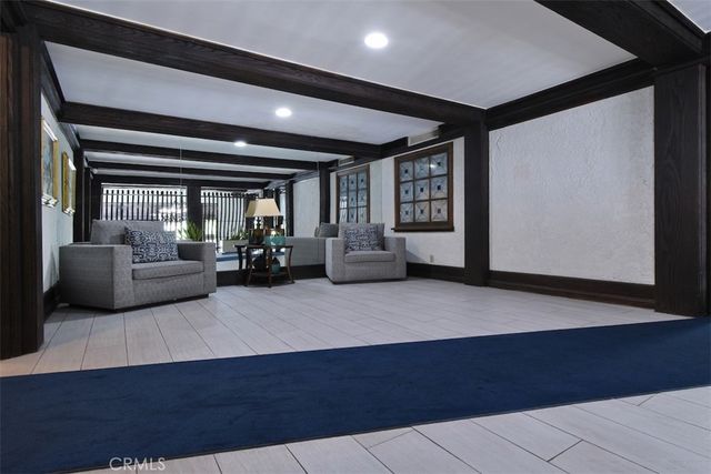 12830 Burbank 305, Valley Village, CA 91607