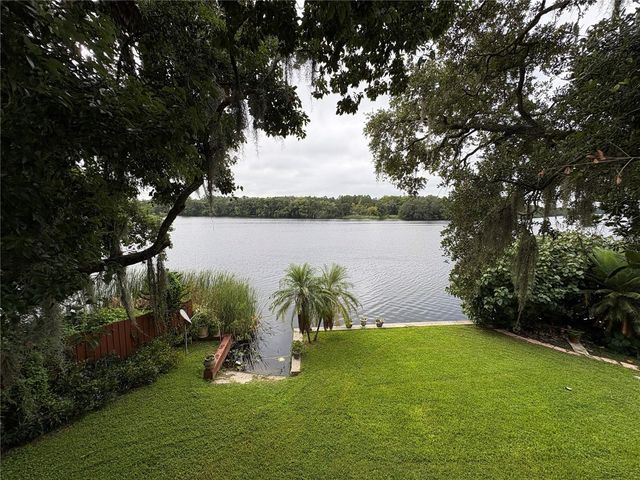4223 E RIVERHILLS DRIVE, Tampa, FL 33617