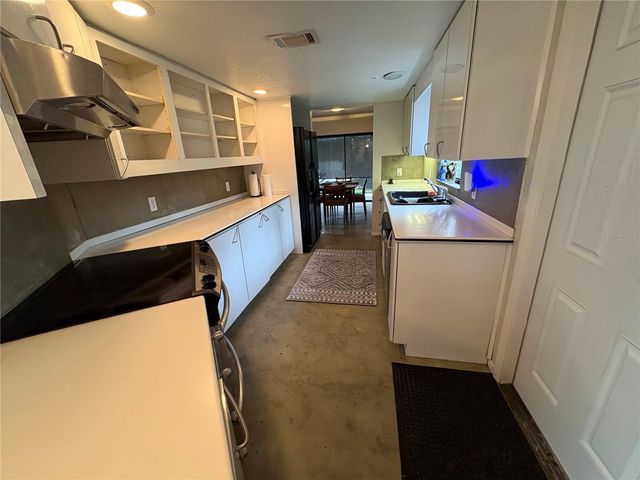 4223 E RIVERHILLS DRIVE, Tampa, FL 33617