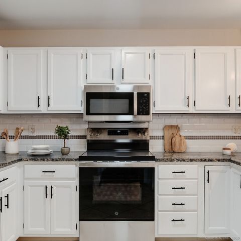 136 Pembroke Road 9-78, Danbury, CT 06811