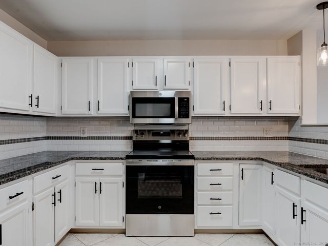 136 Pembroke Road 9-78, Danbury, CT 06811