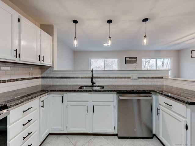 136 Pembroke Road 9-78, Danbury, CT 06811