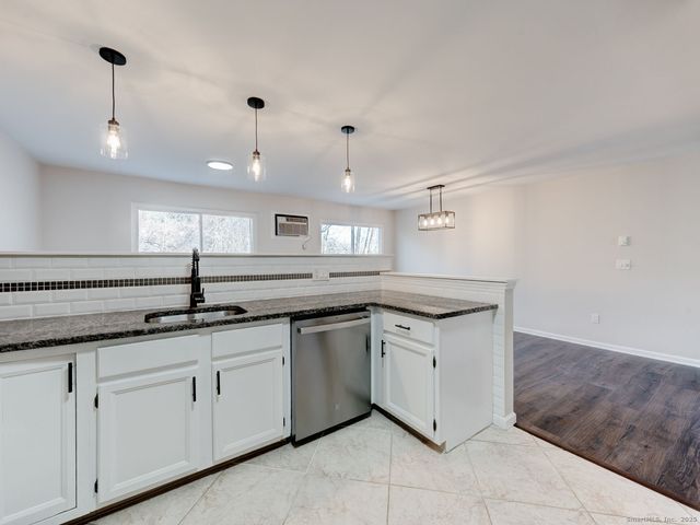 136 Pembroke Road 9-78, Danbury, CT 06811