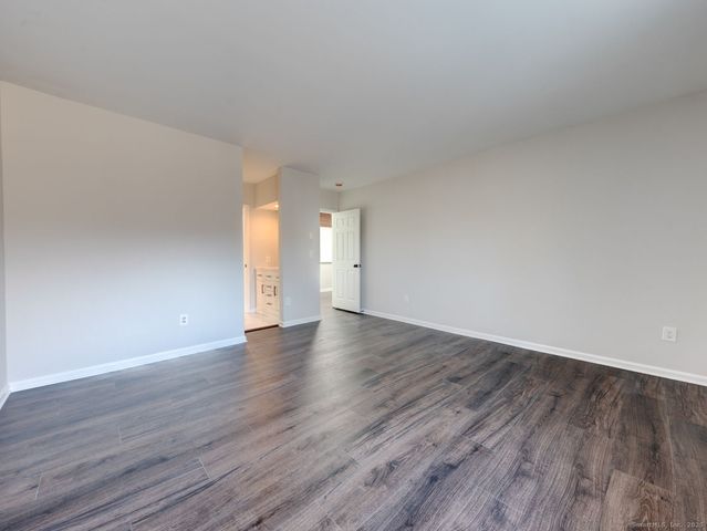 136 Pembroke Road 9-78, Danbury, CT 06811