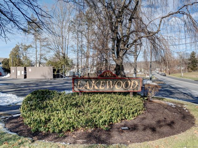 136 Pembroke Road 9-78, Danbury, CT 06811