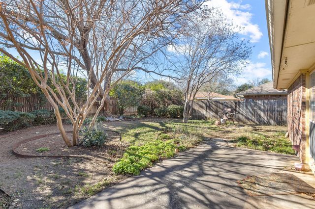 1534 Gunnison Trail, Lewisville, TX 75077