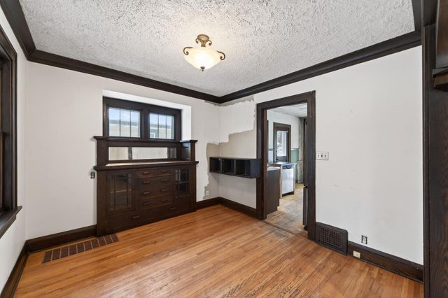 271 Pascal Street S, Saint Paul, MN 55105