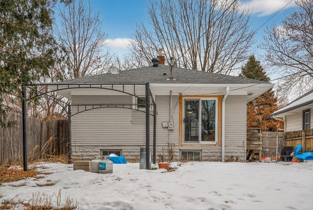 271 Pascal Street S, Saint Paul, MN 55105