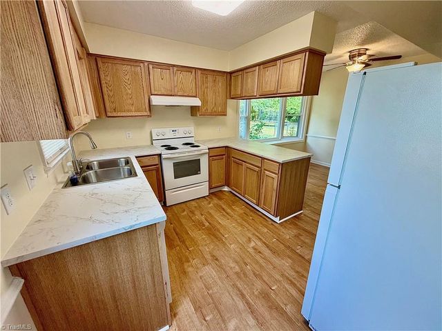 736 Huntington Court, Burlington, NC 27215