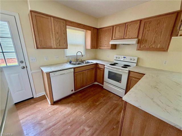 736 Huntington Court, Burlington, NC 27215