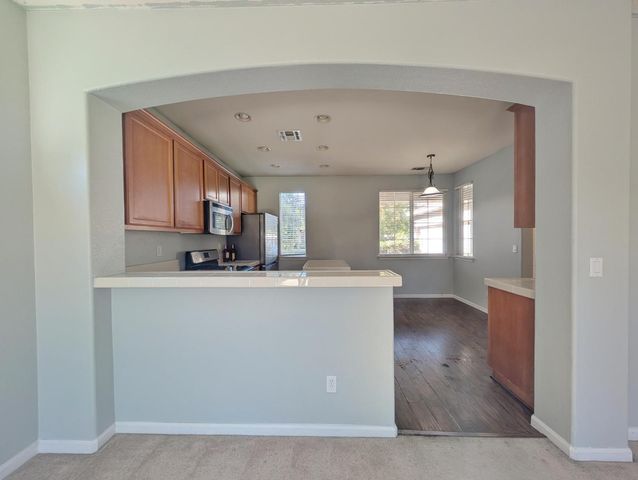 135 Gold Dust Dr, Valley Springs, CA 95252