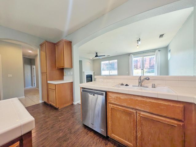 135 Gold Dust Dr, Valley Springs, CA 95252