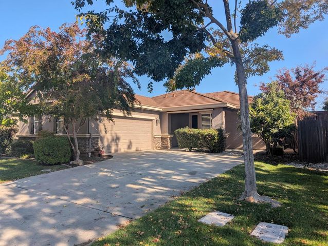 135 Gold Dust Dr, Valley Springs, CA 95252