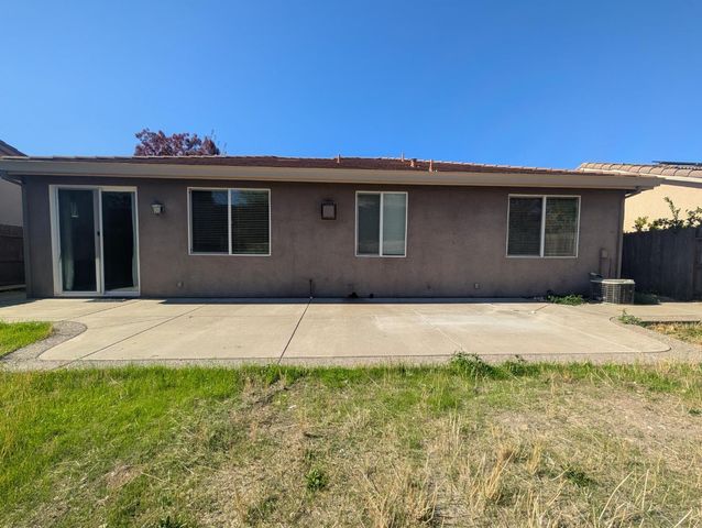 135 Gold Dust Dr, Valley Springs, CA 95252