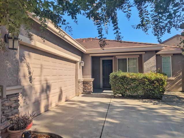 135 Gold Dust Dr, Valley Springs, CA 95252