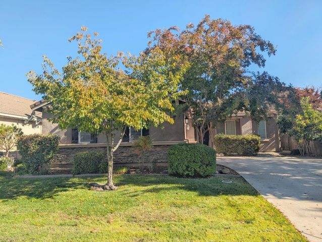 135 Gold Dust Dr, Valley Springs, CA 95252