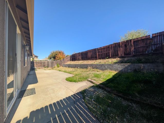 135 Gold Dust Dr, Valley Springs, CA 95252