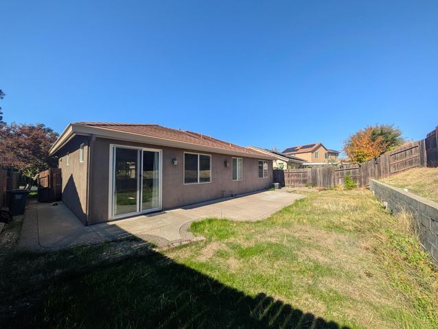 135 Gold Dust Dr, Valley Springs, CA 95252