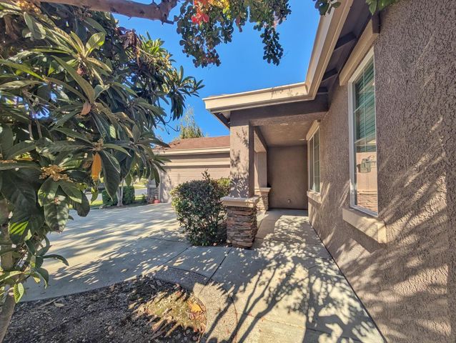 135 Gold Dust Dr, Valley Springs, CA 95252