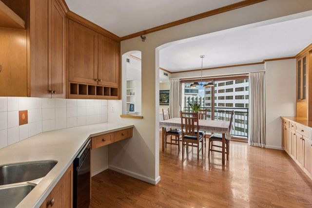 1225 Lasalle Avenue 1307, Minneapolis, MN 55403