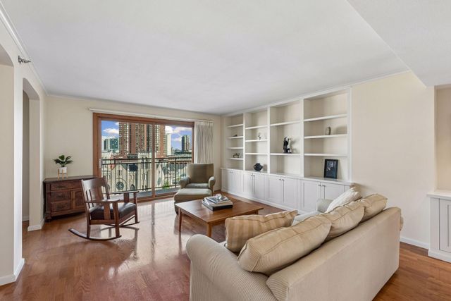 1225 Lasalle Avenue 1307, Minneapolis, MN 55403