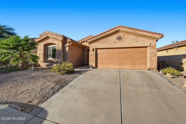 37 E Calle Trona, Green Valley, AZ 85614
