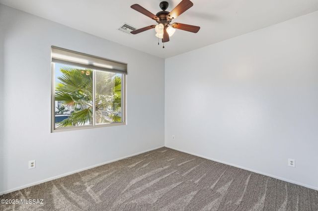 37 E Calle Trona, Green Valley, AZ 85614