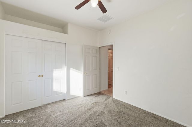 37 E Calle Trona, Green Valley, AZ 85614