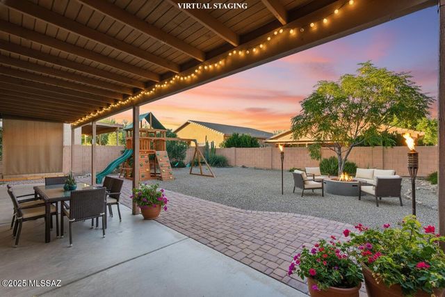 37 E Calle Trona, Green Valley, AZ 85614