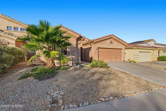 37 E Calle Trona, Green Valley, AZ 85614
