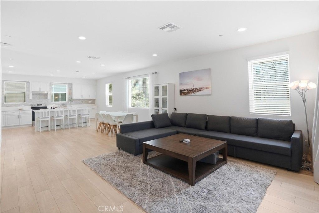 916 E 3RD ST, Santa Ana, CA 92701 — photo 3