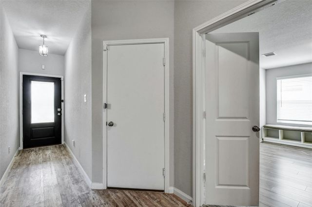 2060 Meadow Pipit DR, New Braunfels, TX 78130