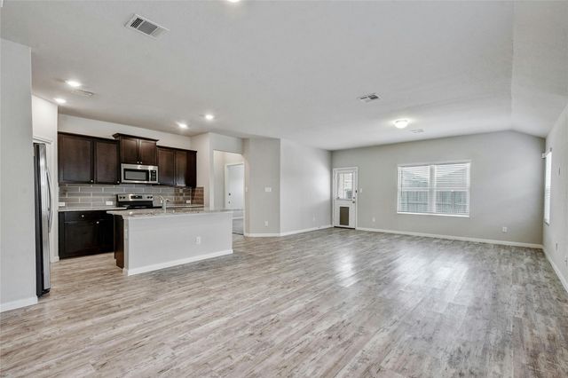 2060 Meadow Pipit DR, New Braunfels, TX 78130