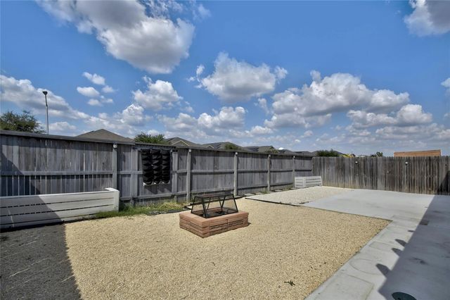 2060 Meadow Pipit DR, New Braunfels, TX 78130