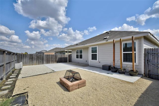 2060 Meadow Pipit DR, New Braunfels, TX 78130