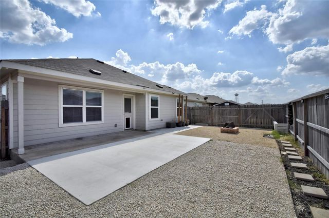 2060 Meadow Pipit DR, New Braunfels, TX 78130