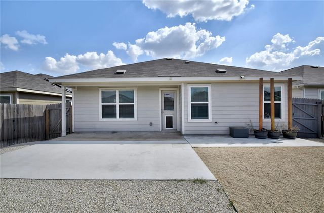 2060 Meadow Pipit DR, New Braunfels, TX 78130