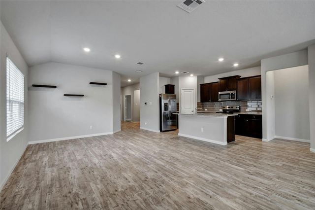 2060 Meadow Pipit DR, New Braunfels, TX 78130