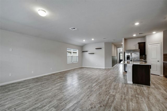 2060 Meadow Pipit DR, New Braunfels, TX 78130