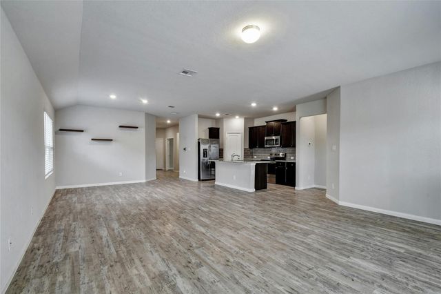 2060 Meadow Pipit DR, New Braunfels, TX 78130