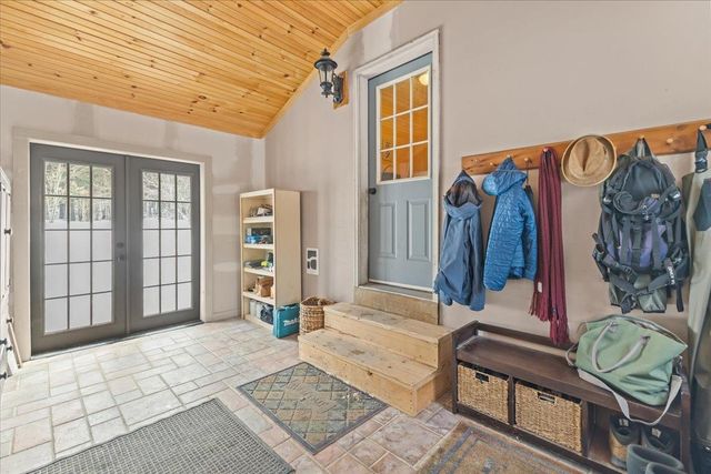 83 Deer Run Lane, Westford, VT 05494