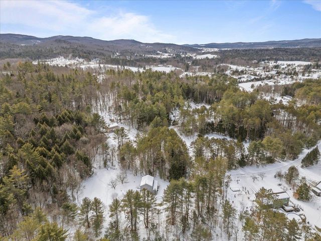 83 Deer Run Lane, Westford, VT 05494