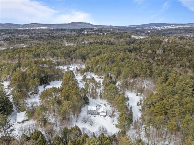 83 Deer Run Lane, Westford, VT 05494