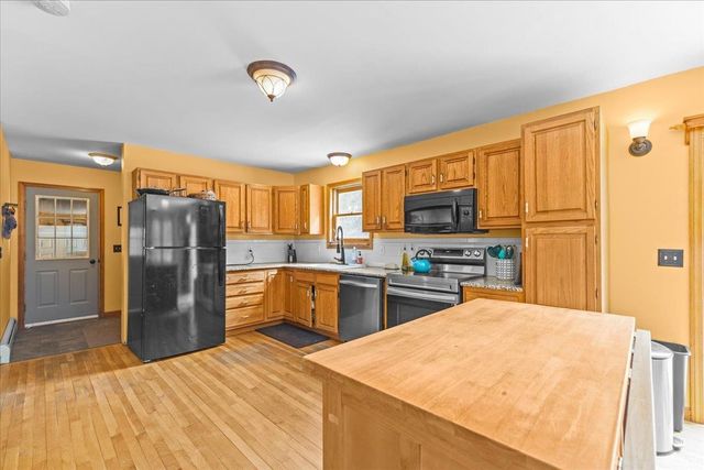 83 Deer Run Lane, Westford, VT 05494