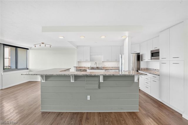 12900 Lake Avenue 1414, Lakewood, OH 44107