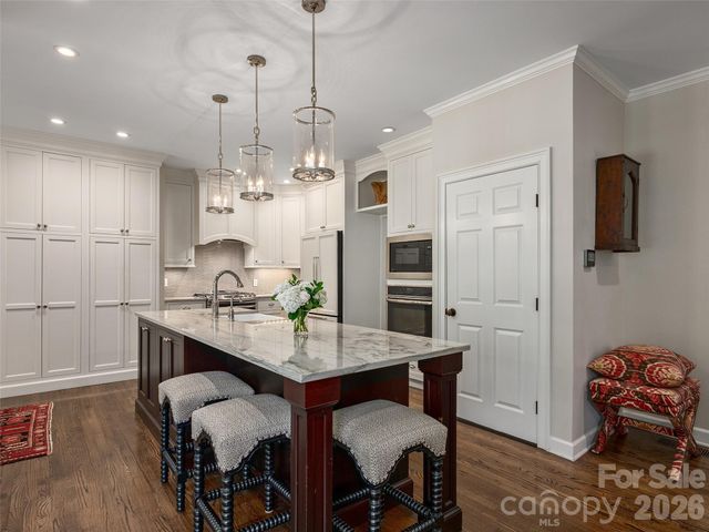 306 Red Fox Circle, Asheville, NC 28803
