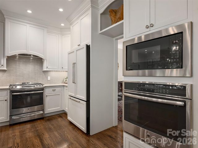 306 Red Fox Circle, Asheville, NC 28803