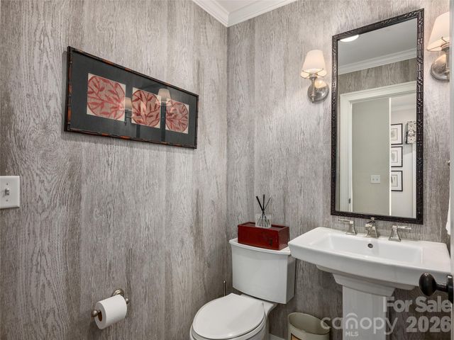 306 Red Fox Circle, Asheville, NC 28803